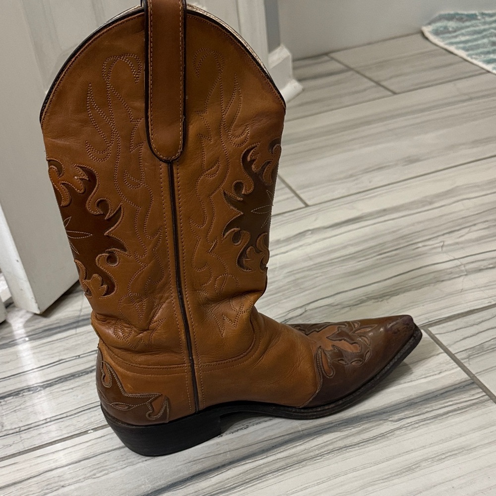 Women's Tan Leather Western Heeled Boot